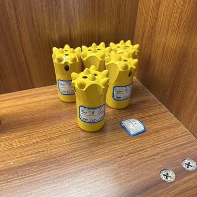 7 11 12 Gradi Conical Button Drill Bits Strumenti per la perforazione della roccia per l'estrazione di miniere